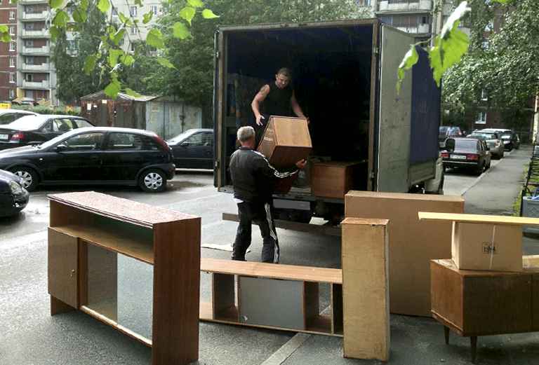 Заказать грузовой автомобиль для транспортировки мебели : Аудио аппаратура из Россия, Екатеринбурга в Италия, Бари